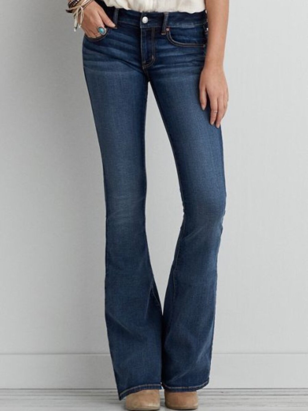 EUC! | American Eagle Boho Artist Flare Jean | Medium Blue | Size 8 Long